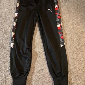 Kids puma joggers